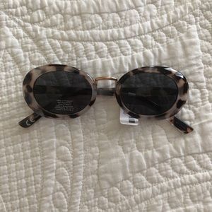 BNWT TORTOISE SHELL SUNGLASSES